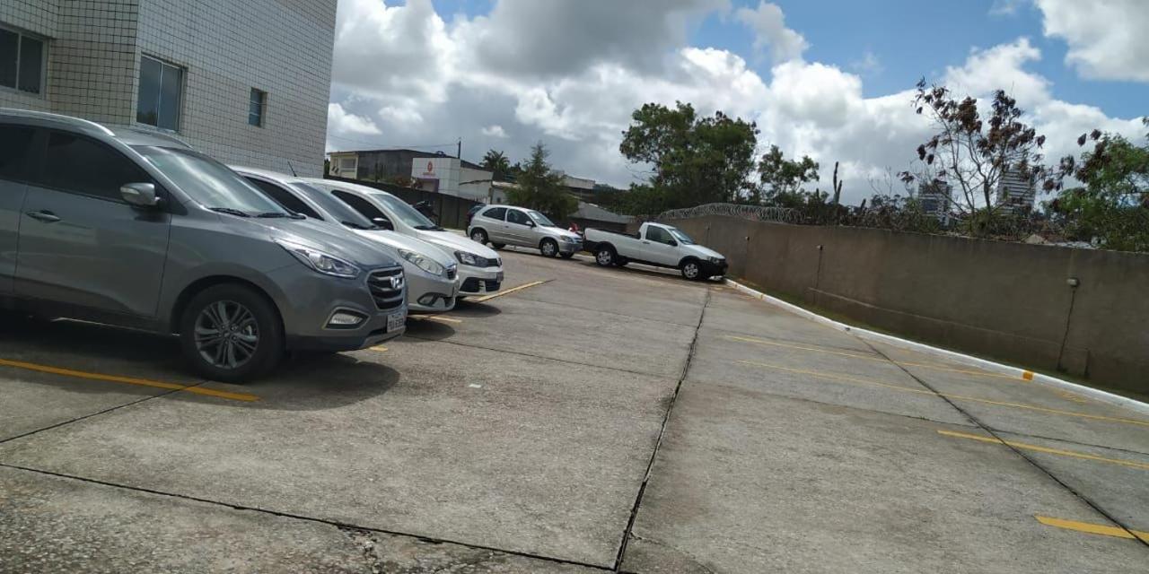 Em Perto De *